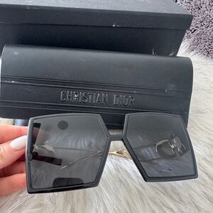 CHRISTIAN DIOR MONTAIGNE Black Gold 30Montaigne SU Oversized Sunglasses